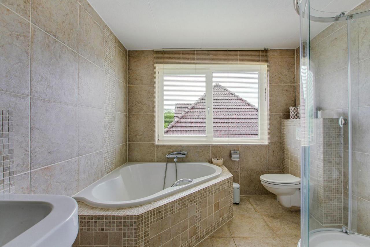 Big Family Villa 12P Big Garden With Bathtub And Jacuzzi Zeewolde Kültér fotó